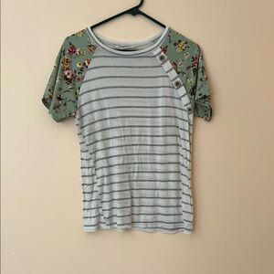Gray and White Fitted Buttoned Short Sleeve Tee